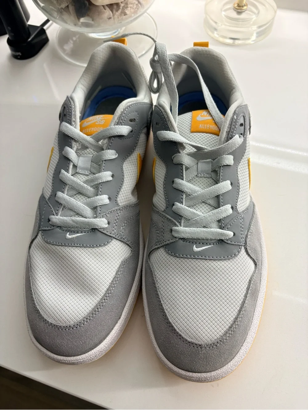 Nike- SB ALLEYOOP Men's Gray and Yellow Low-Top Sneakers